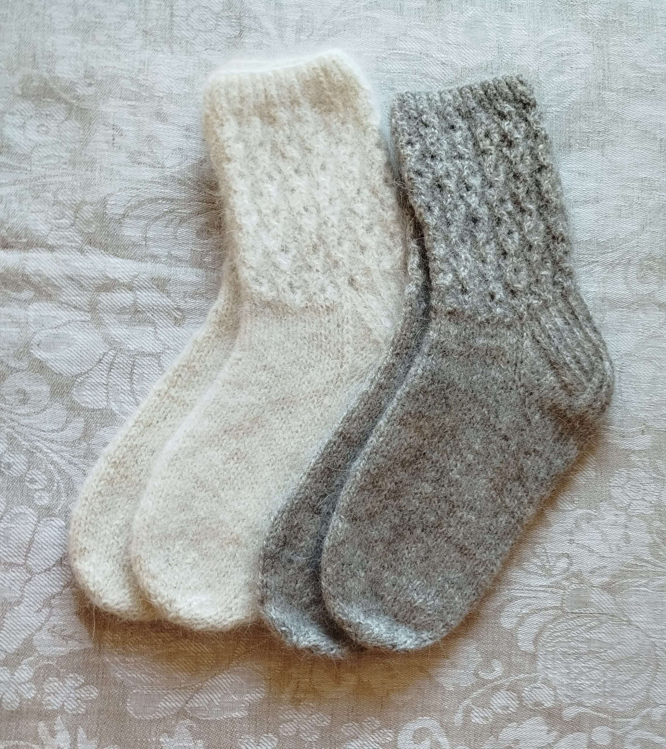 Pitsmustriga sokid(värvi valik)