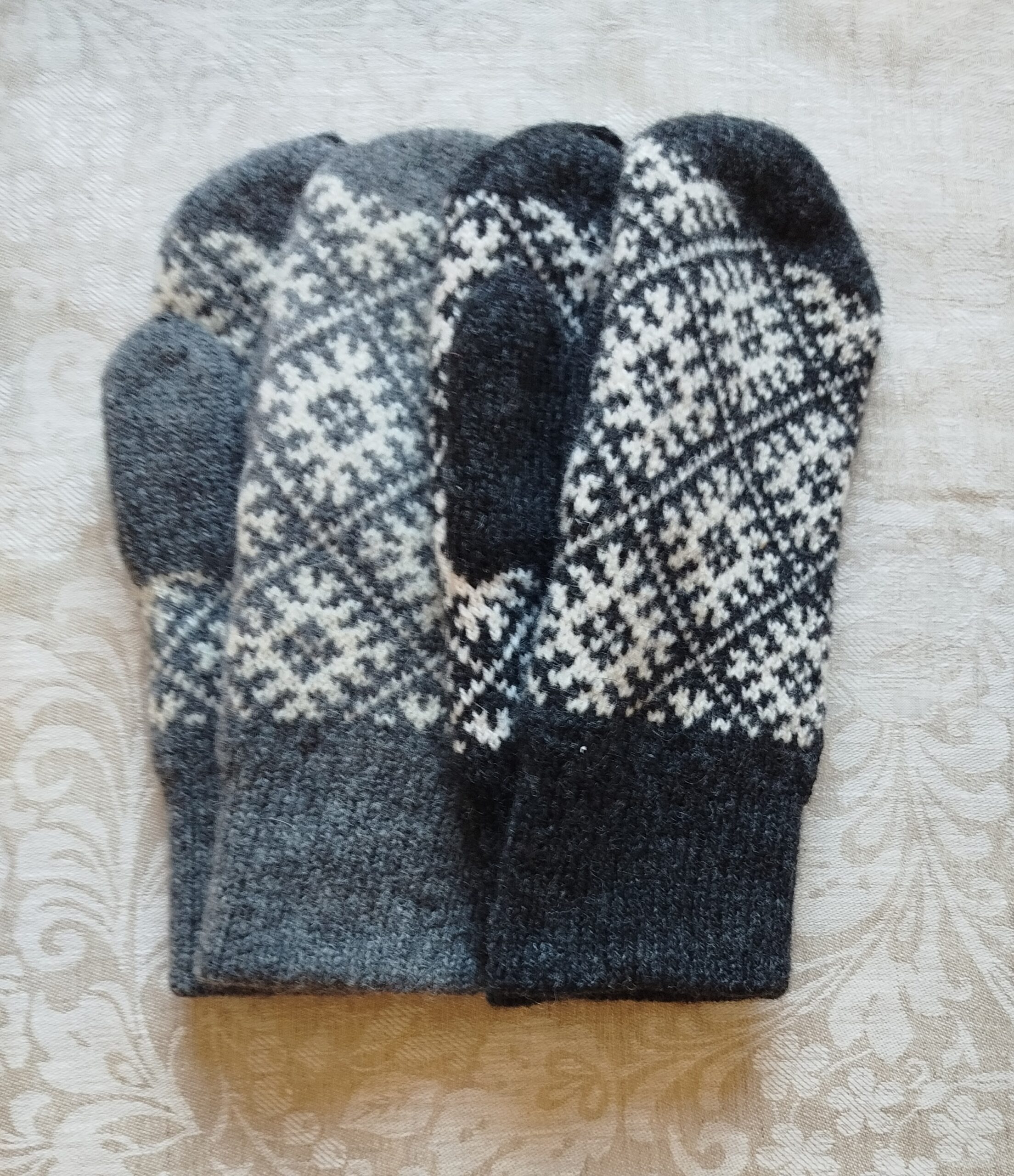 Rahvusmustriga topeltlabakud