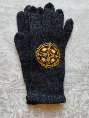 Arhailise mustriga sõrmikud