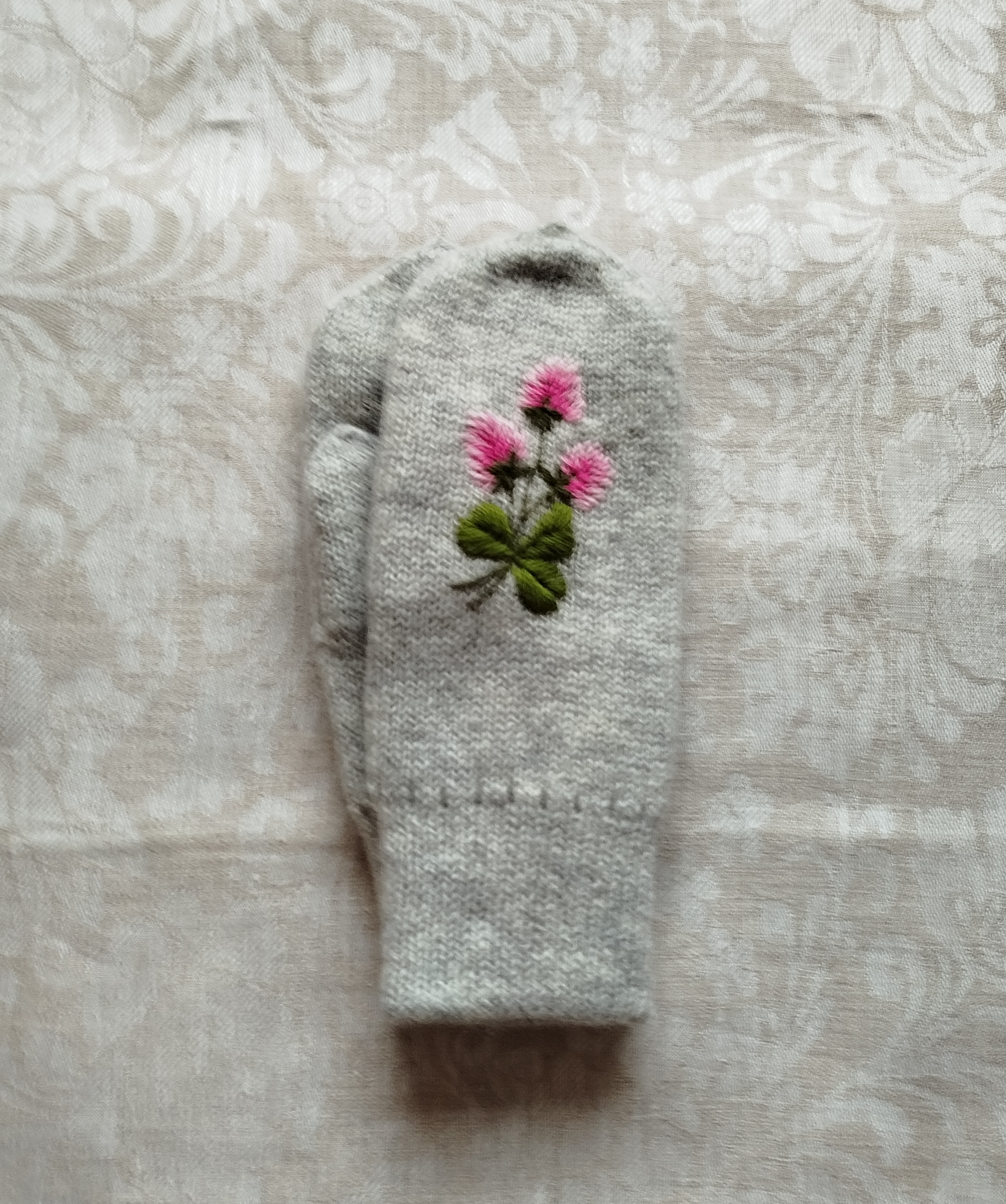 Lilledega topeltlabakud