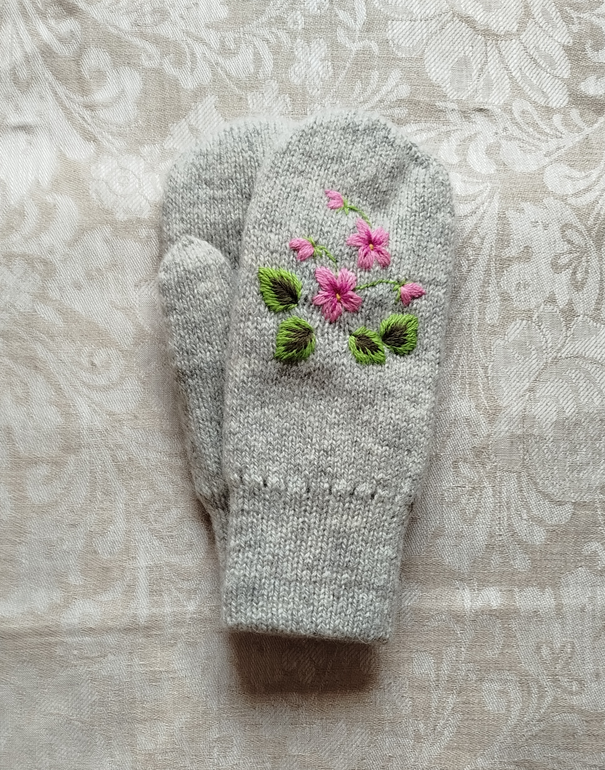 Lilledega topeltlabakud