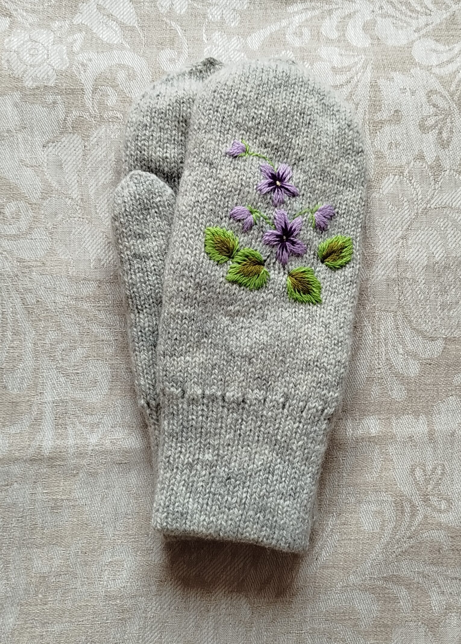 Lilledega topeltlabakud