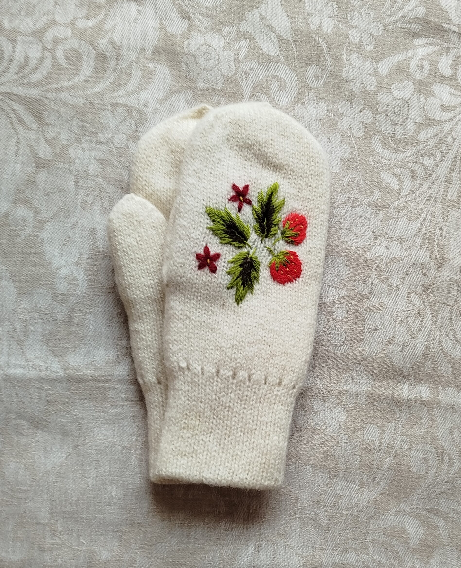 Maasikatega topeltlabakud